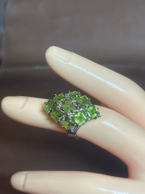 925 Sterling Silver Peridot Ring Diamond Shaped