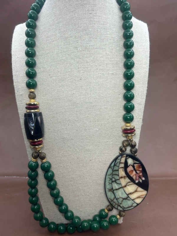 Beautiful Statement Green Bead Inlay Art Glass Necklace