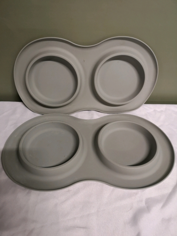 2 Silicone Whisker City Pet Bowls - Each Bowl Holds 414 mL