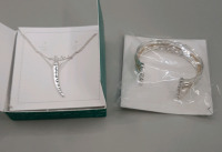 New 2 New Stella & Dot Jewellery One is in a Box