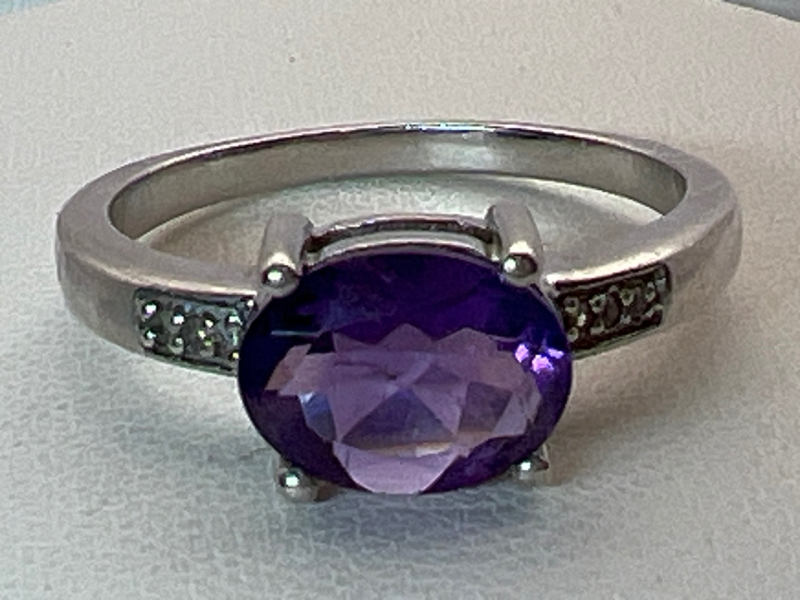 Amethyst 925 Sterling Oval Prong set Ring size 10