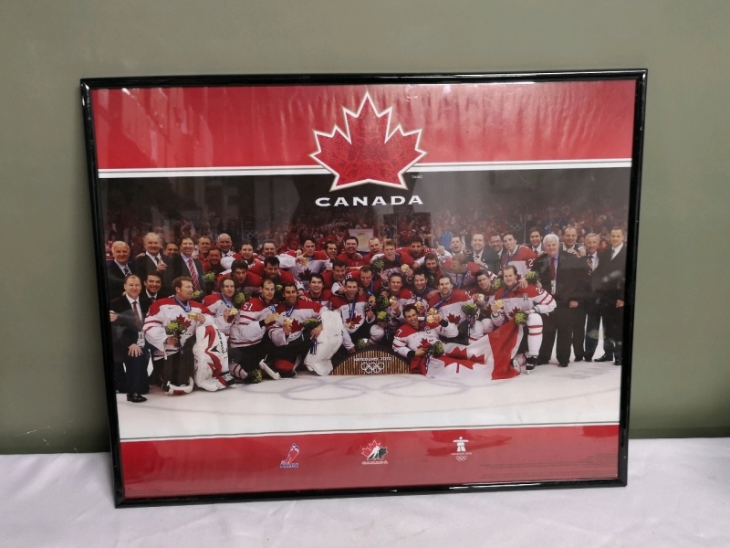 Framed Poster 2010 Vancouver Olympics Canada Hockey Team Gold Medalist's