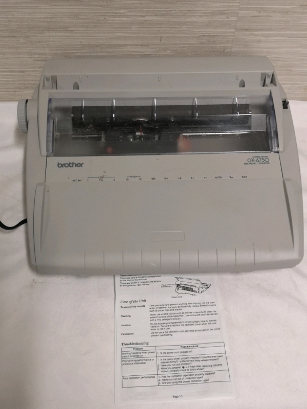 Brother Electronic Typewriter Correctronic GX-6750 - Working with Manual