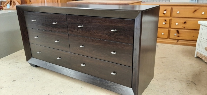 Modern Double Dresser w/Mirror