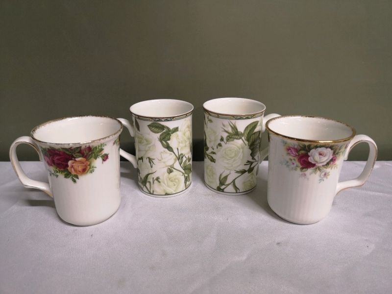 Vintage Royal Albert Tea Cups - Old Country Roses +