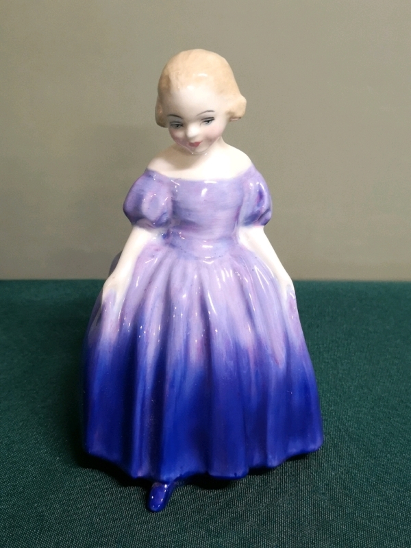 Vintage Royal Doulton Figurine Marie H.N. 1370 - 5" Tall
