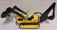Vintage TONKA Track Bulldozer / Excavator . Excellent Pre-owned Condition