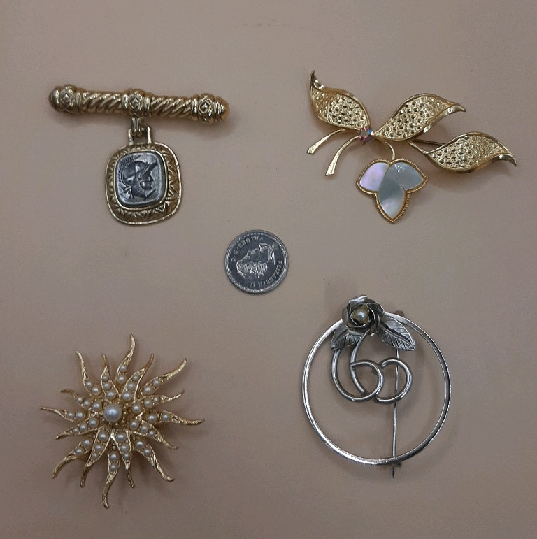Vintage 4 Pins 3 Goldtone, 1 Silvertone.