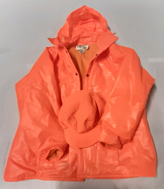 Men's XL Duck Bay Hunting Jacket. Thick Fleece lining and waterproof outer. Comes with fleece Lined hat