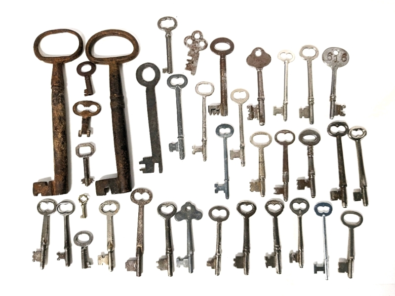 Vintage + Possibly Older Skeleton Keys | 0.5" - 6.75" Long