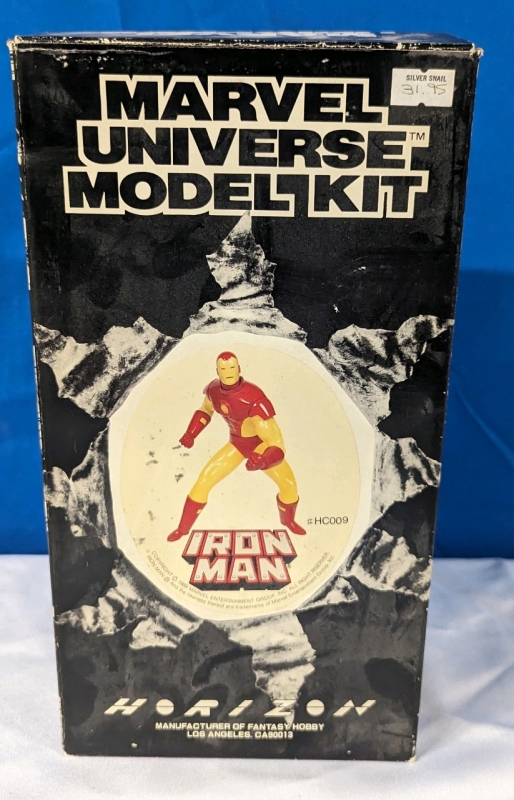 Vintage Iron Man Marvel Universe Model Kit. Box is 12", Minor Damage to the Box from Age and Storage. #HC009