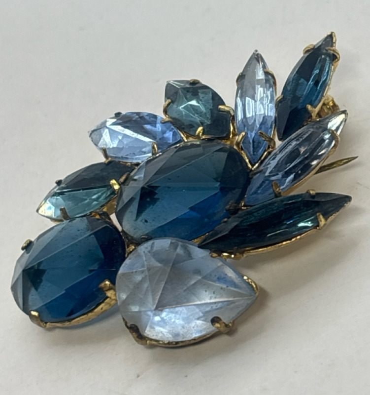 Beautiful Shades of Blue Crystal Swirl Brooch Open & Foiled Back