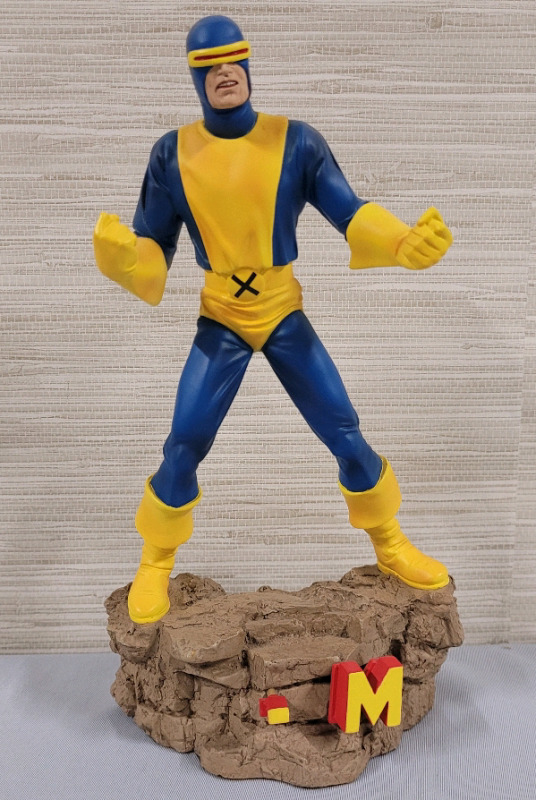 Marvel Comics Limited Edition The Silver Age: X-Men CYCLOPS Medium Statue 9" Tall | w Original Box & Certificate of Authenticity