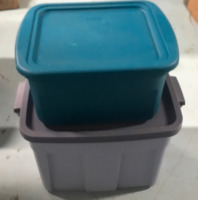 Rubbermaid RoughNeck & Sterilite Tote Bins 16&rdquo;x22&rdquo; & 11&rdquo;x20&rdquo;