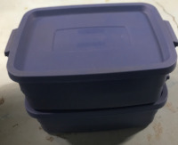 Two 9&rdquo;x20&rdquo;Rubbermaid Roughneck storage bins