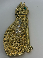 Rhinestone hammered Cat Brooch with enamel bow