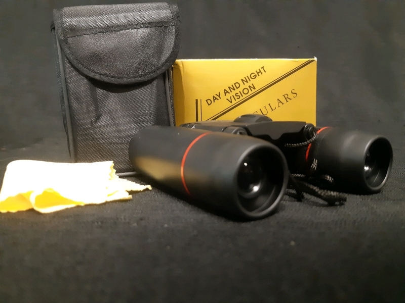 Like New, Zoom Binoculars, Day and Night vision, 30x60 Adjustable Zoom, 126m/1000m, Field 7.2°