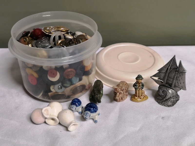 Vintage Collectibles - Miniature Figures Tea Wades + Buttons