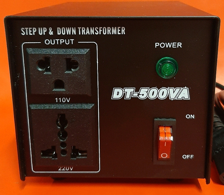 As New 230V to 110V Step Up & Down Transformer