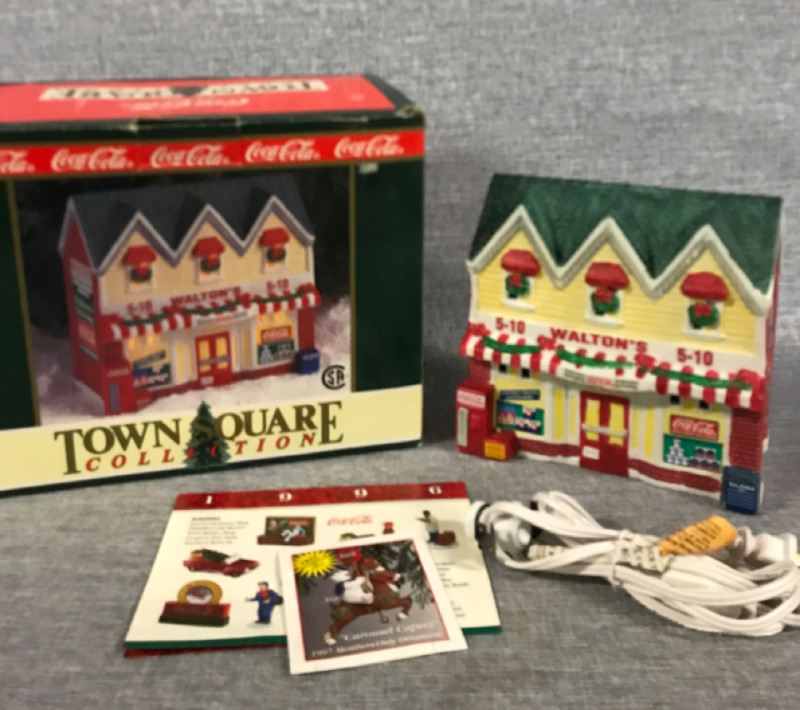 Collectable Coca Cola Christmas Decoration Town Square 7”x7”