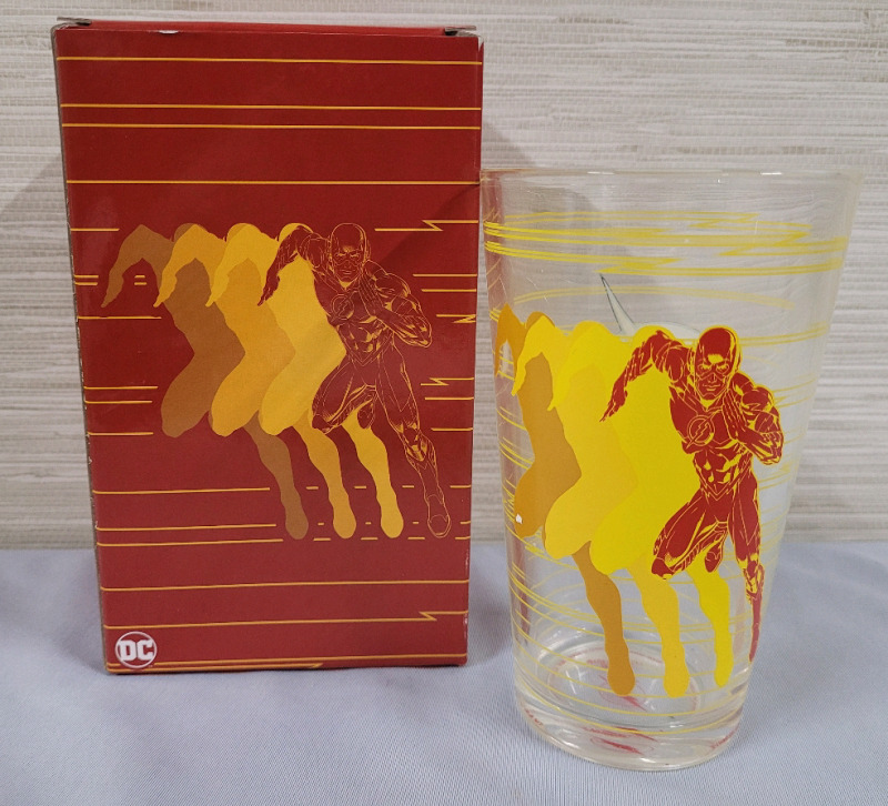 DC Comics THE FLASH 16oz Pint Glass with Box . Made by CultureFly . No chips or cracks