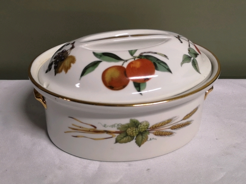 Vintage Royal Worcester Fireproof Lidded Pot - Chip on Lid