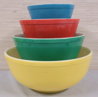 Vintage PYREX Primary Colors Mixing Bowl Set . Good pre-owned condition . No chips or cracks