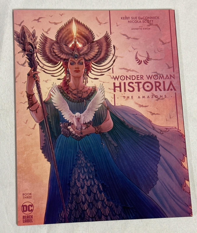 Wonder Woman Historia The Amazon Book Three DC Black Lable Great Condition