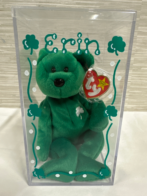 Vintage TY Beanie Baby Erin The Bear Green Clover With Tag and Display 1997