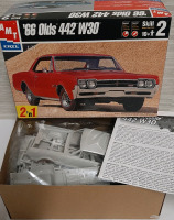 Vintage AMT Model '66 Olds 442 W30 2n1