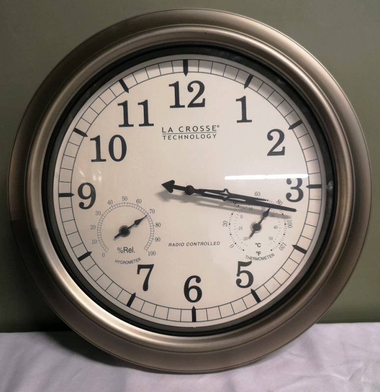 Large Wall Clock with Thermometer & Hygrometer - Working 18" Diameter La Crosse Technology