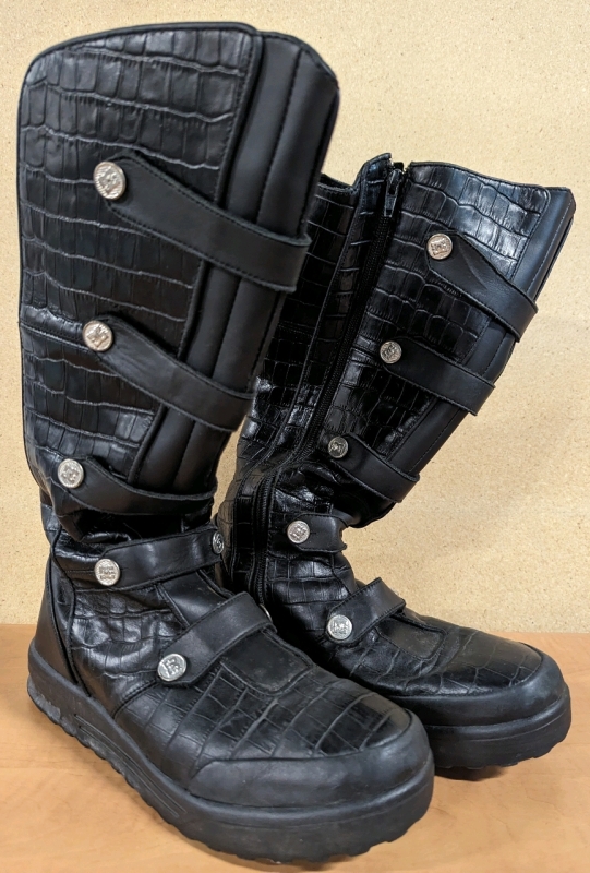 Women's DC Leather Boots. Size 10L.