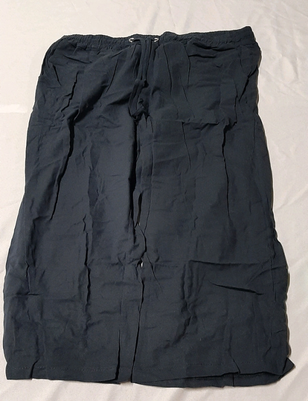 NEW Cropped Pants Size 2XL
