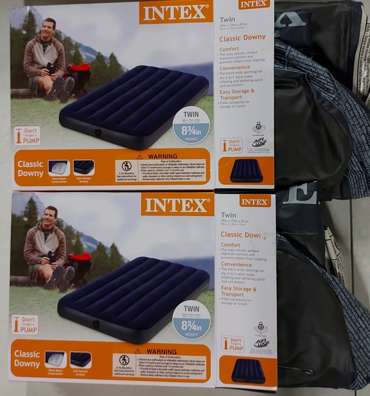 2 Easy Storage and Transport Twin Intex Air Matresses In Excellent Pre Owned Condition