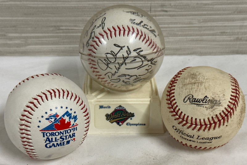 3 Basballs Including a Collectable 1992 World Series Champs Toronto Bluejays Facsimile Autograph Ball a Toronto Bluejays 91 All-Star Game Ball Rawlings Offical Leauge Genuine Leather Ball