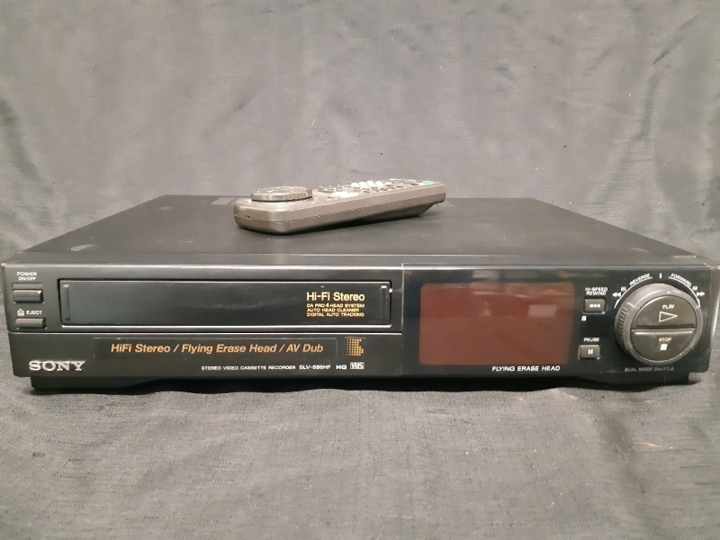 Vintage Sony HiFi Stereo Video Cassette Recorder / Flying Erase Head / AV Dub *Tested and Working With Remote