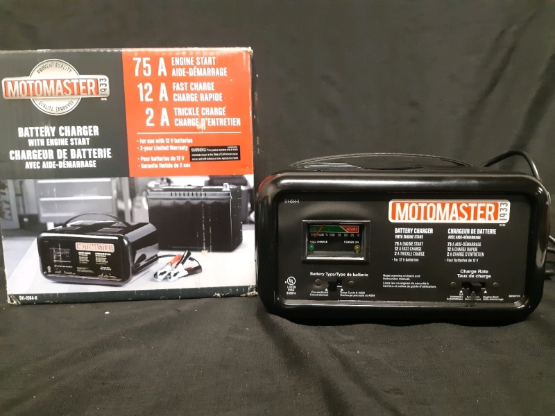 Like New Moto Master Battery Charger With Engine Start, For use With 12 V Batteries Model # 011-1504-0