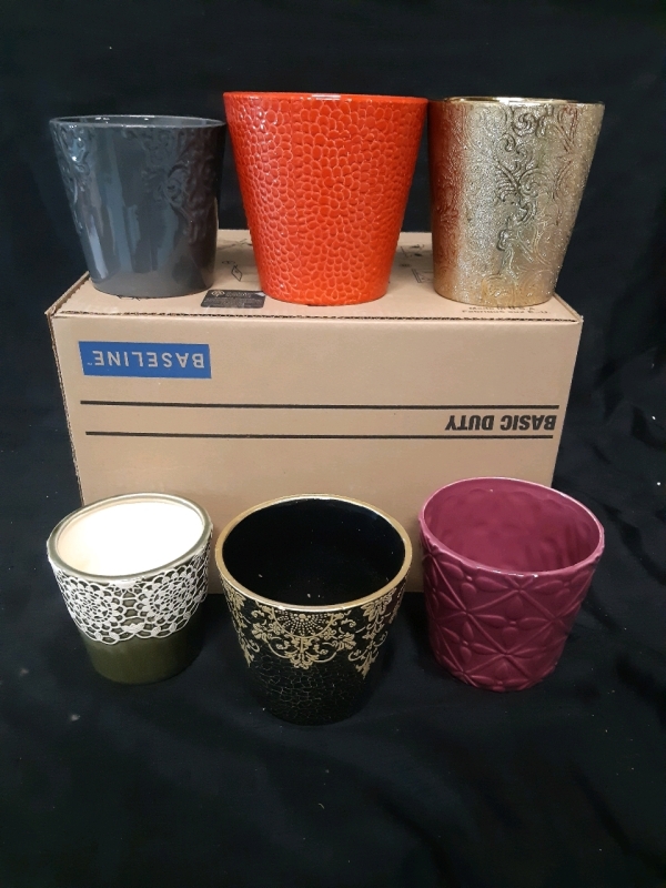 6 assorted Flower Pots / Vases In Good Condition Ranging In Size from 4" to 6"