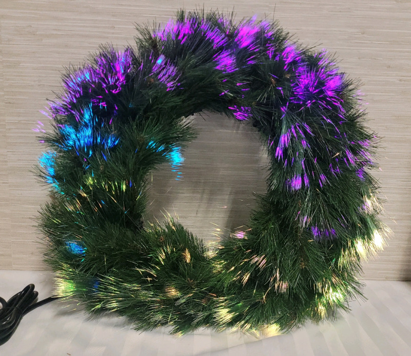 Christmas Wreath LED Fiber Optic Christmas Wreath , 23" diameter - New