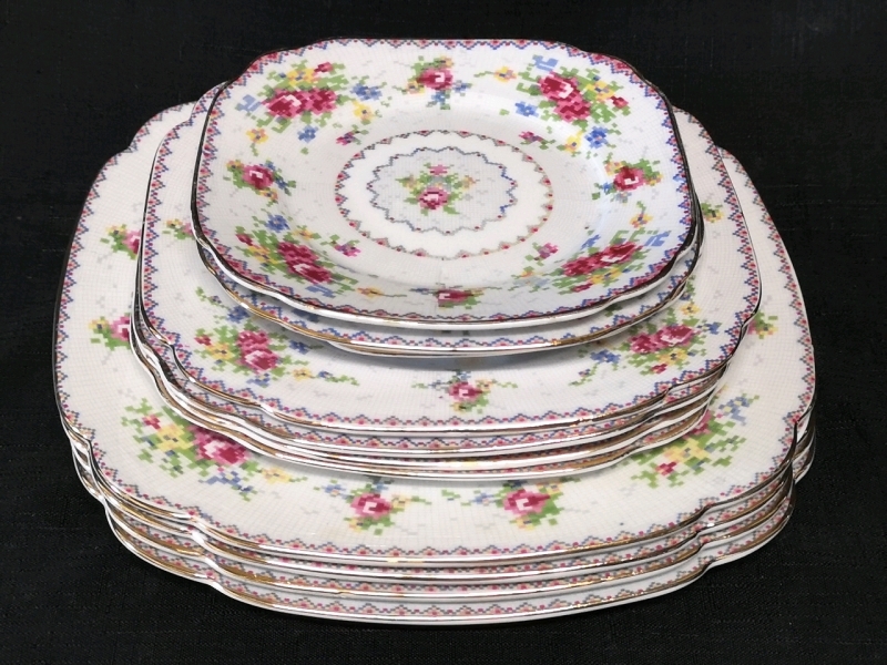 Vintage Royal Albert 4 Place Setting Plates - Petit Point