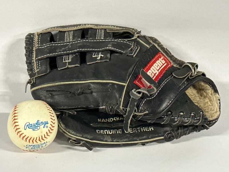 Regent XL/1000 Handcrafted 04667 Baseball Glove Left Handed Thrower With a Rawlings T-Ball Ball