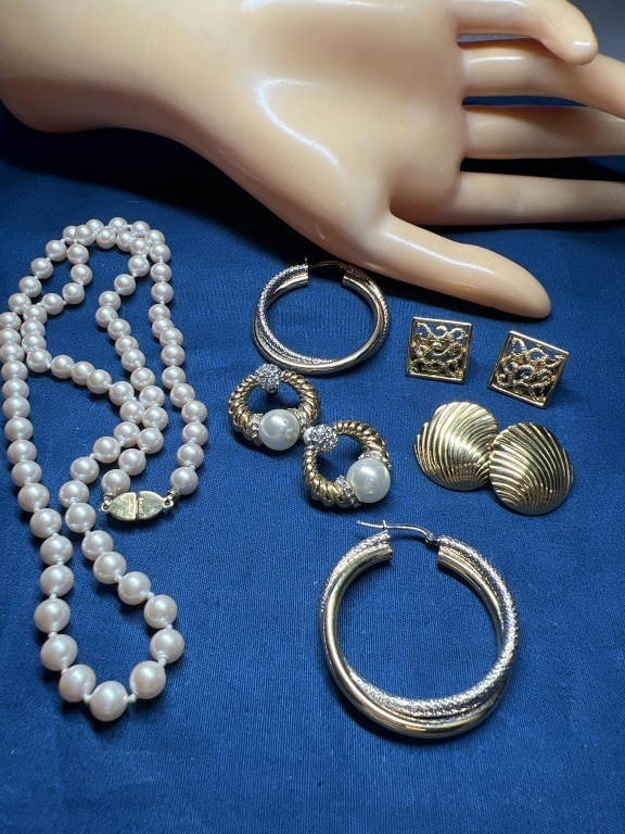High Quality Monet Pearl Necklace 14K post +