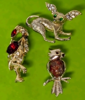 Creature Couture: Vintage Jelly Belly Parrot Brooch, Heron/Stork Brooch & Chihuahua Brooch | 1.25"- 1.75" Long