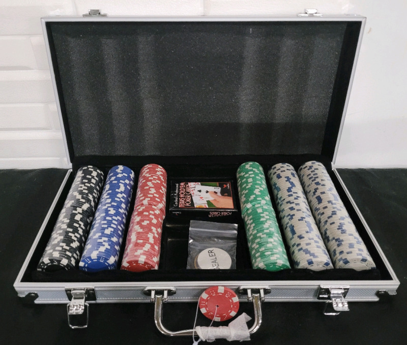 240 Mutli-Color Poker Chip & Playing Cards in Case - New
