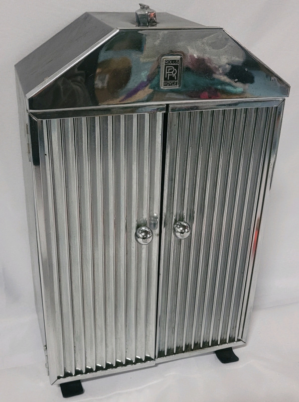Vintage Rolls Royce Grill Mini Bar Cabinet . Missing the Spirit of Ecstasy Figure