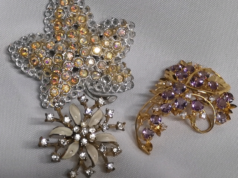 3 Sparkling Brooches - Stones Glow Purple Under Black Light