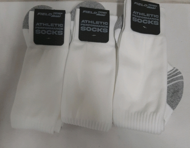 New 3 Pair of Field Pro Athletic Performance Socks Size M