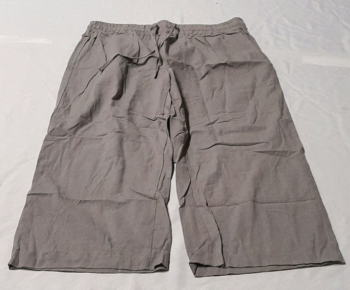 NEW Cotton /Poly Capri Pants Size XL 20" inseam