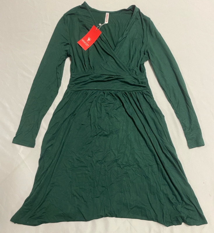 New Size Medium Weaczzy 3 / 4 Length V-Neck Cozy Dress