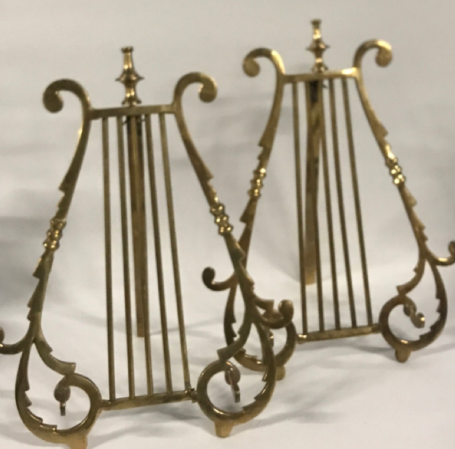 2 Vintage Goldlike Easel 12.5&rdquo;